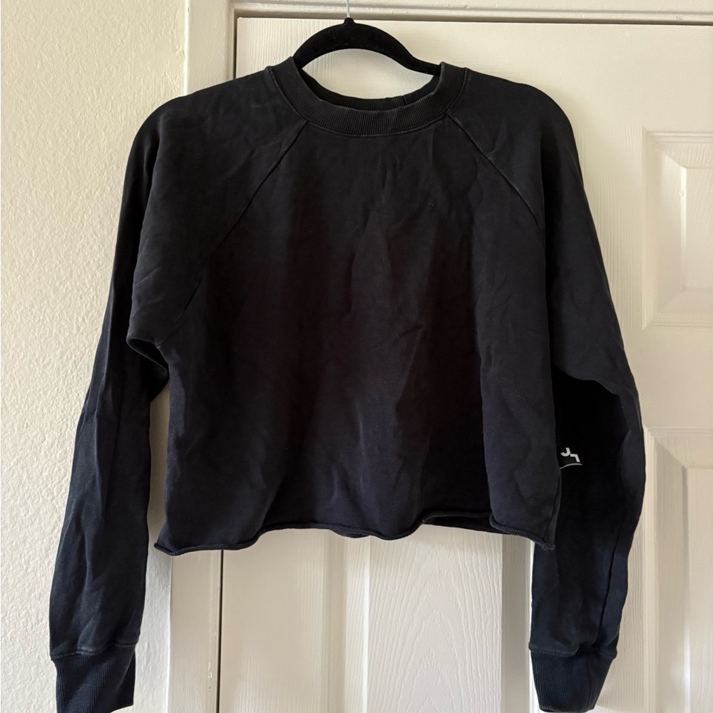 Joy lab Women's cropped Black Sweatshirt